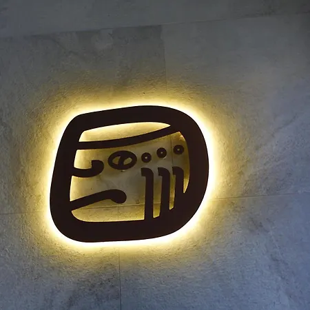 Loob Valencia فندق *